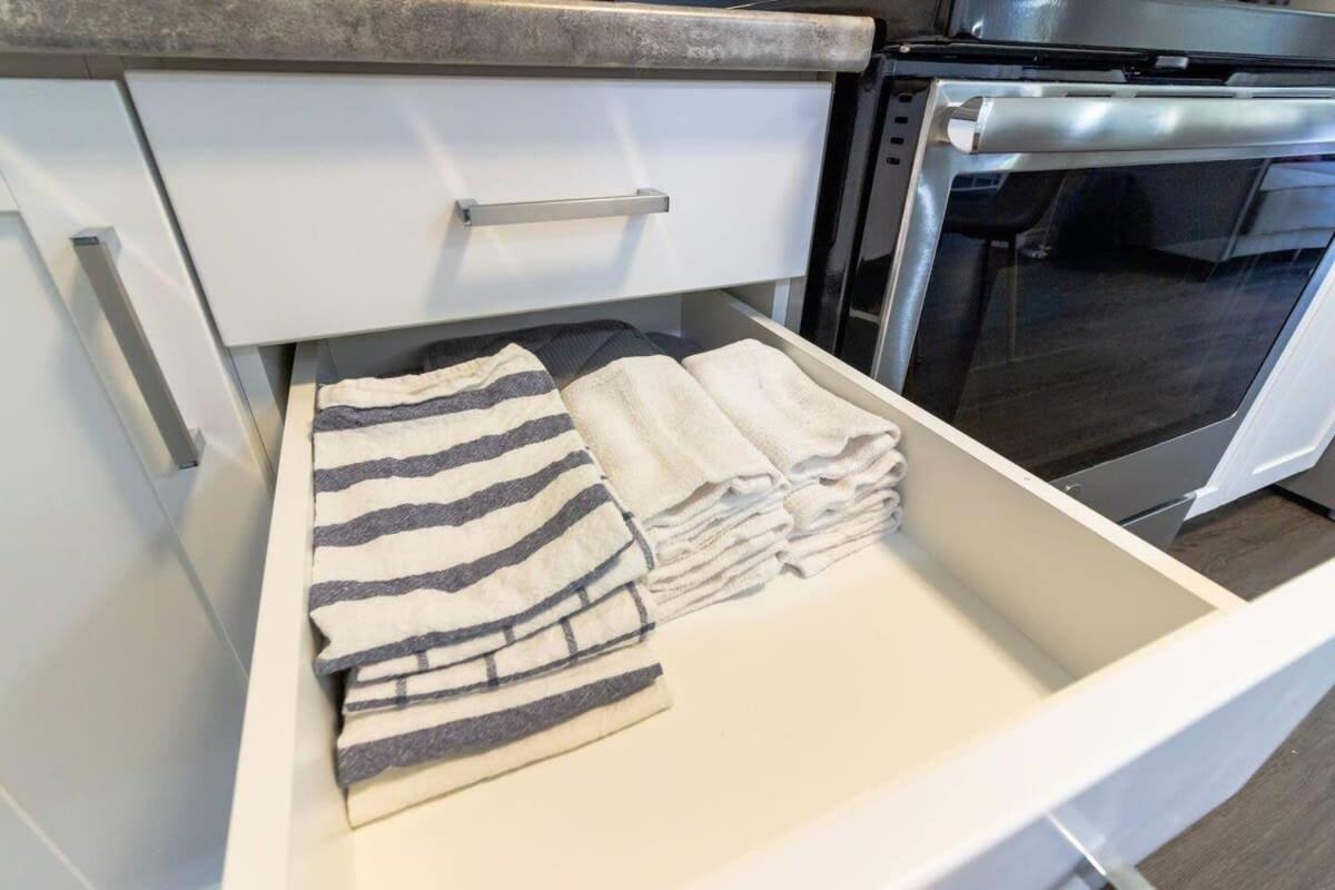 Brand New Gorgeous Condo Near Unb & Hospital Coffee Parking 202 Saint John Esterno foto